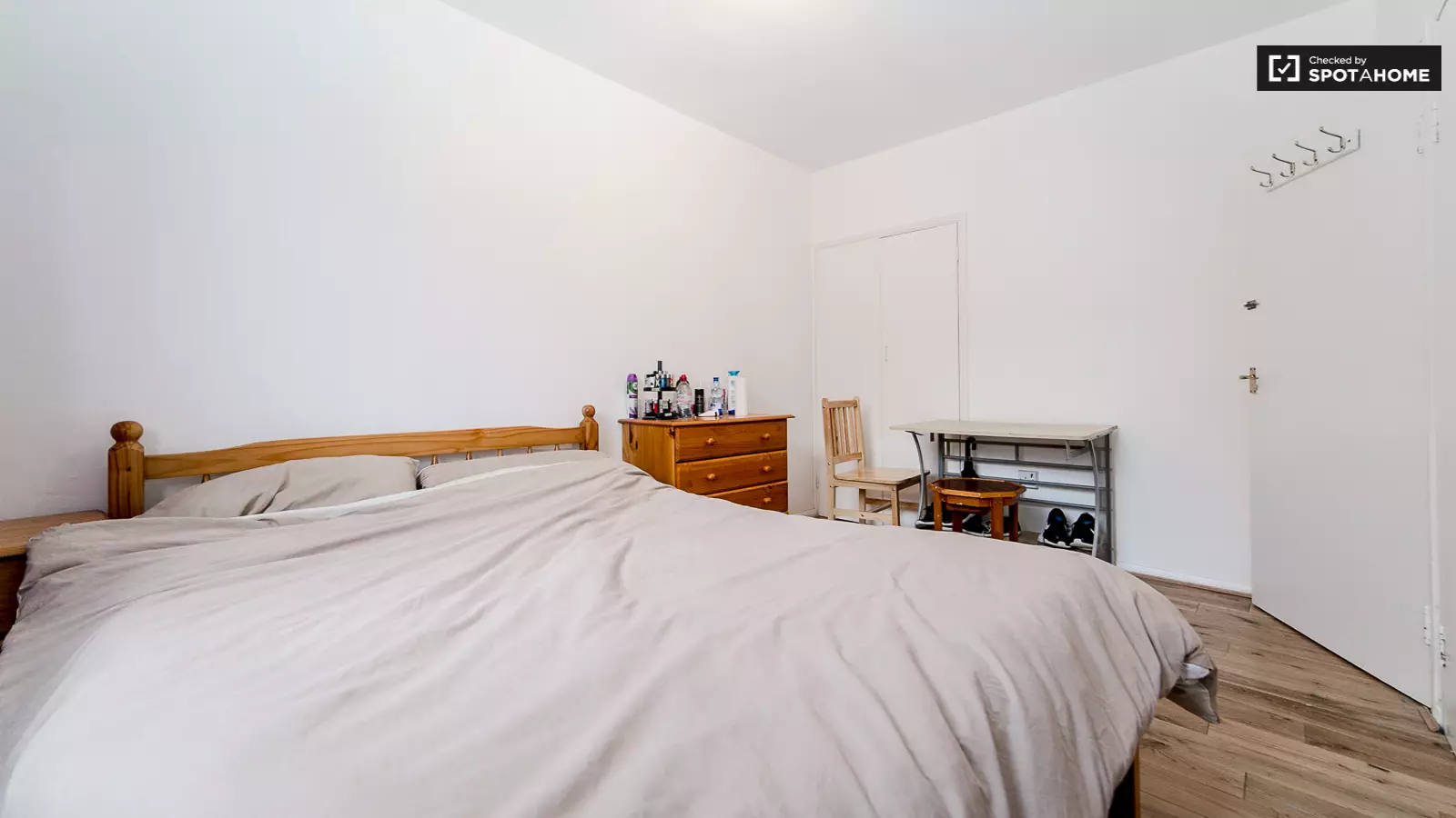 Flat Tildesley Road in Greater London