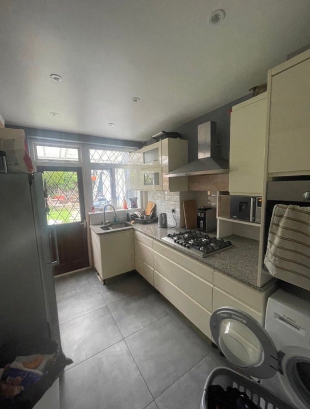 Room Wentworth Close in Greater London