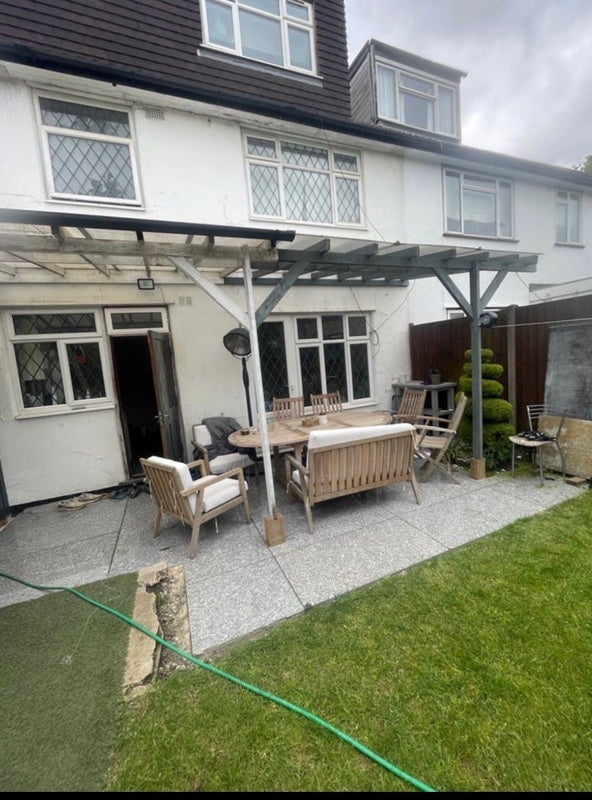 Room Wentworth Close in Greater London