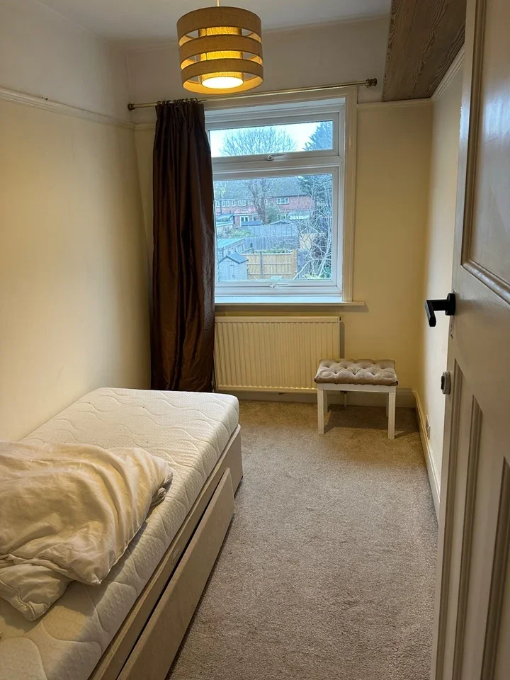 Room Pooley Green Road in Borough of Runnymede