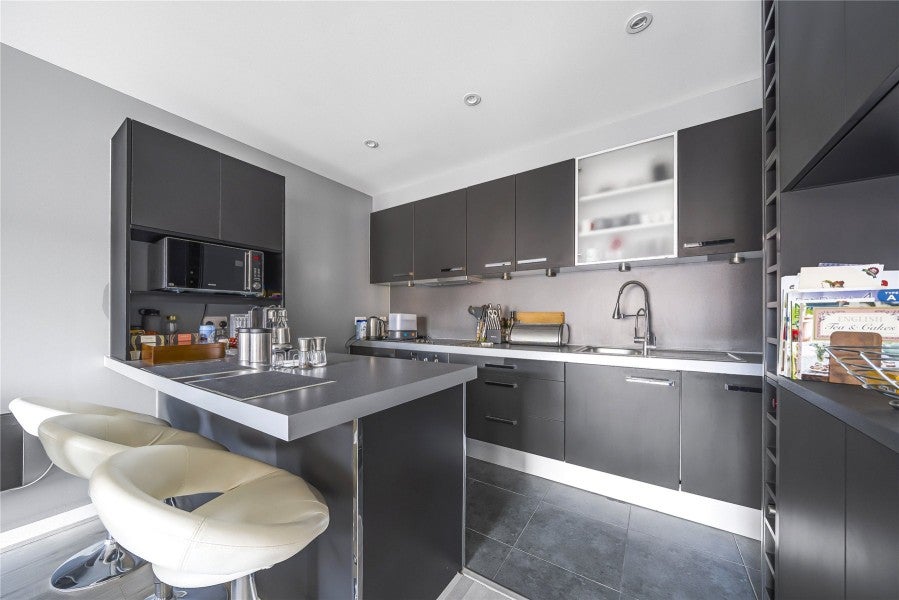 Flat The Heart of Walton in Elmbridge
