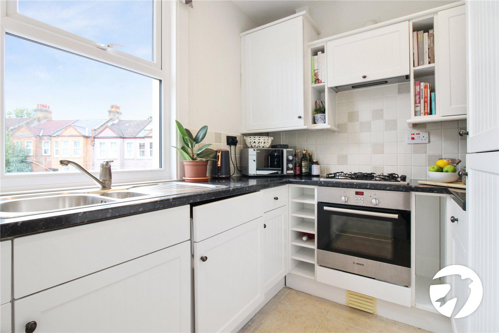 Flat Woolstone Road in Greater London