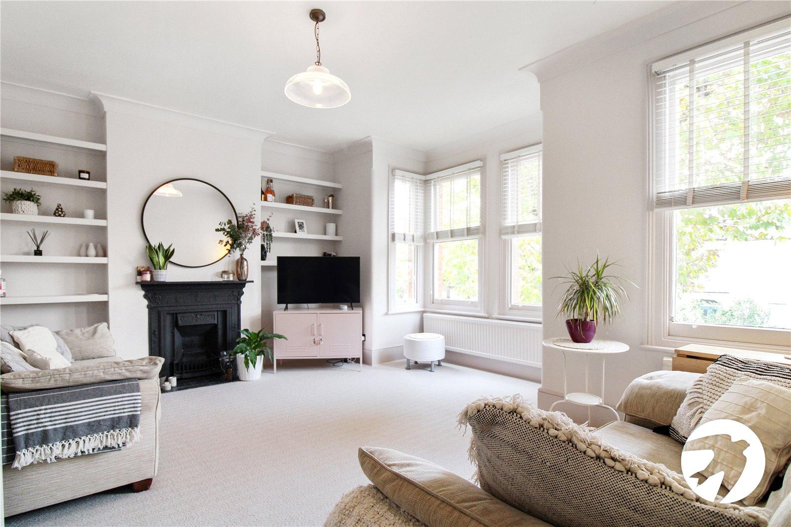 Flat Woolstone Road in Greater London