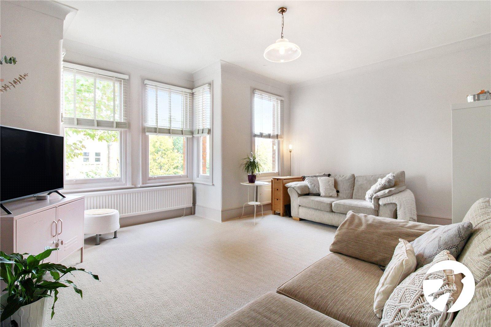 Flat Woolstone Road in Greater London