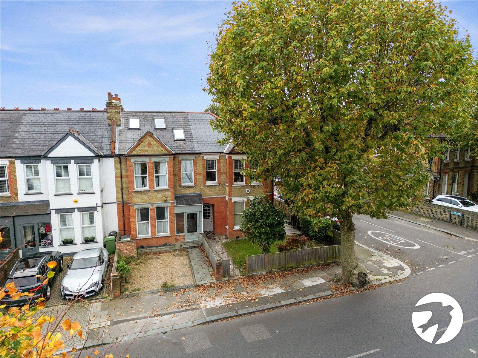 Flat Woolstone Road in Greater London