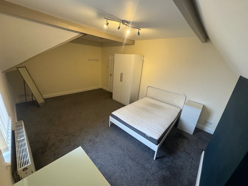Room Station Road in Birmingham