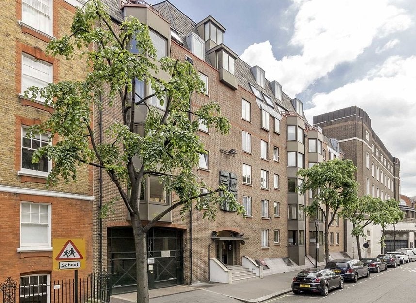 Flat Greycoat Street in City of Westminster