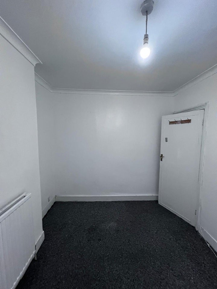 Flat Melford Road in Greater London