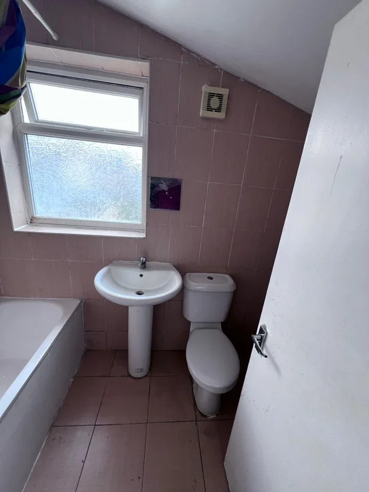 Flat Melford Road in Greater London