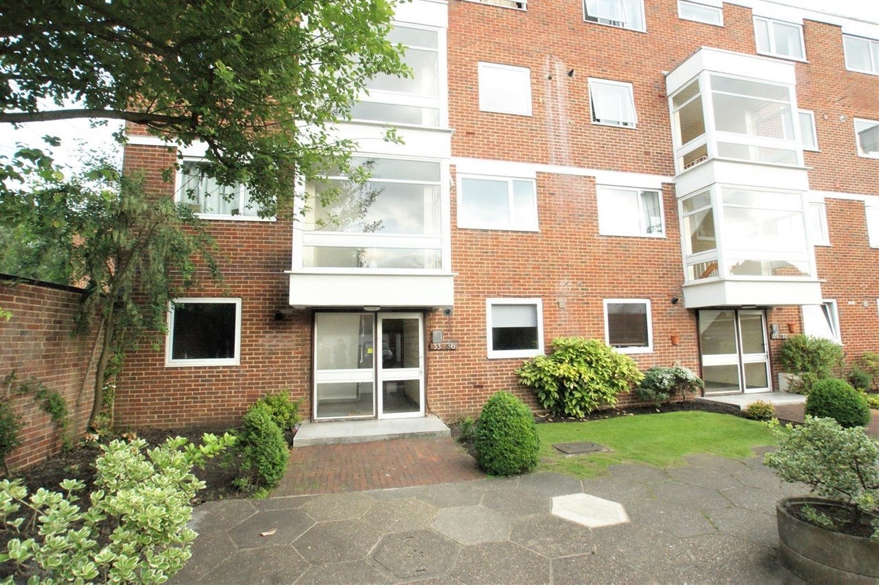 Flat Rodwell Road in London