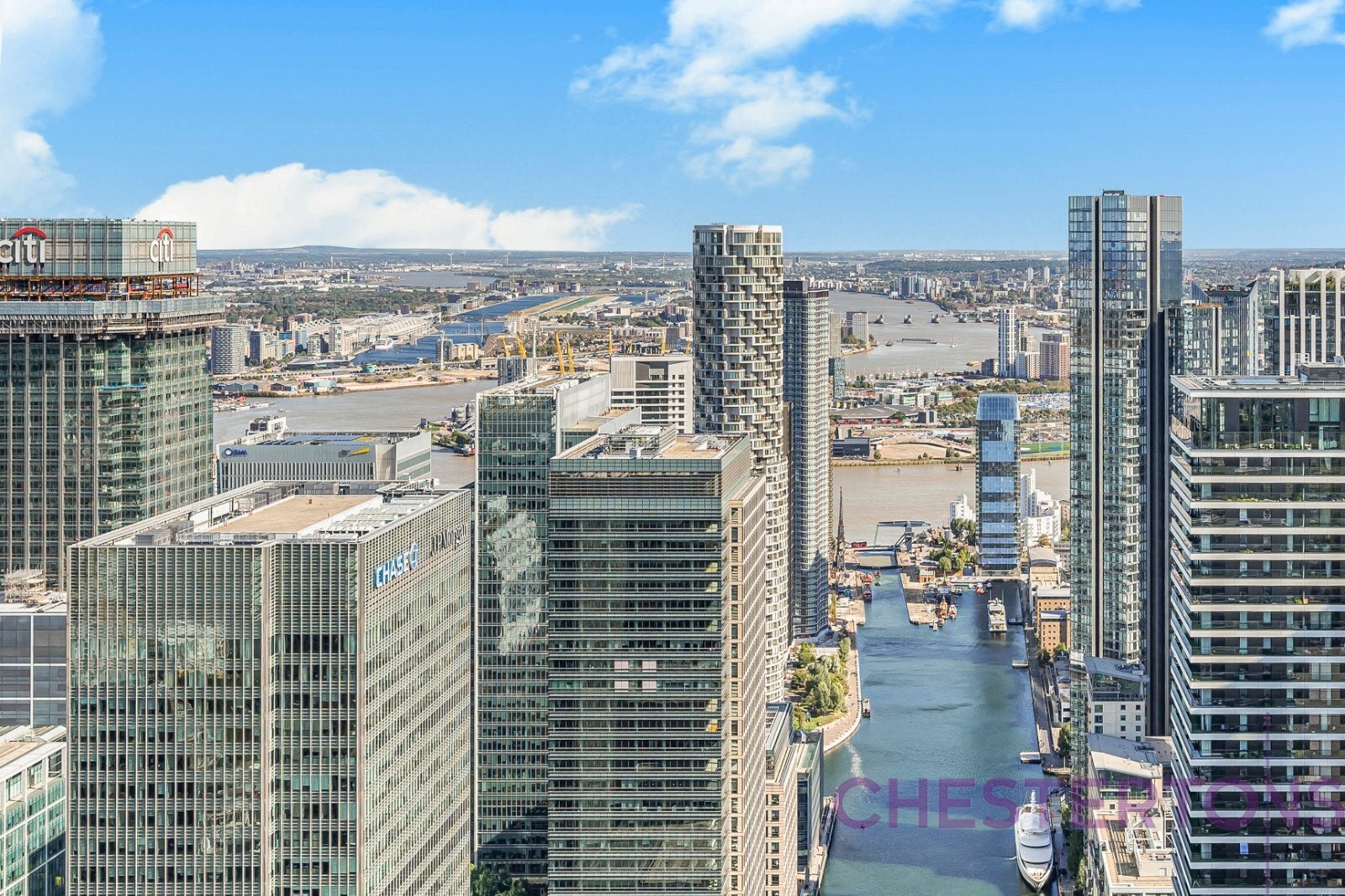 Flat Biscayne Avenue in Greater London