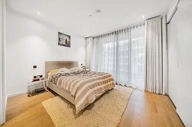 Flat Kirtling Street in Greater London
