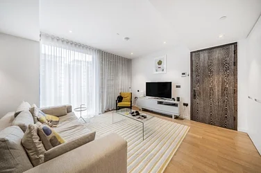 Flat Kirtling Street in Greater London