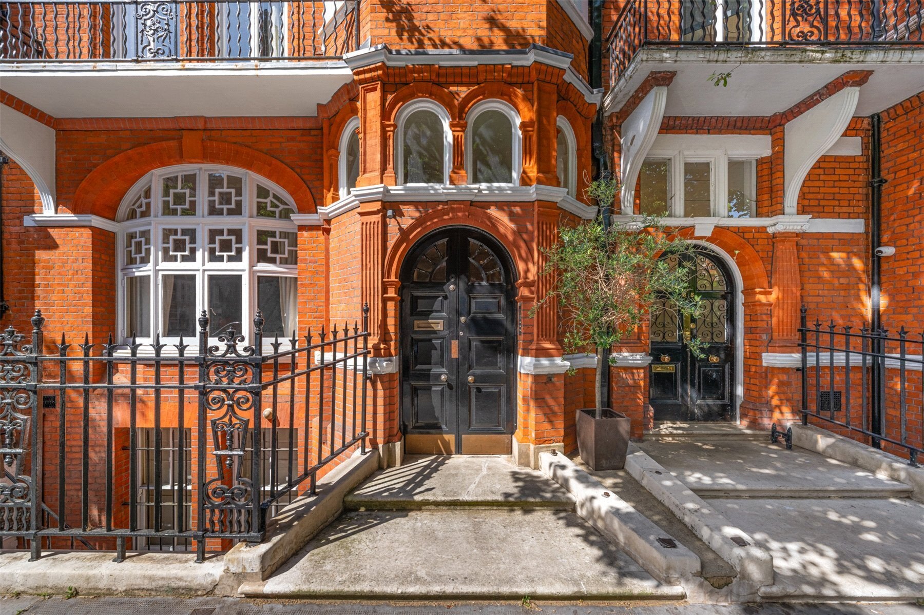 Flat Cadogan Gardens in Greater London