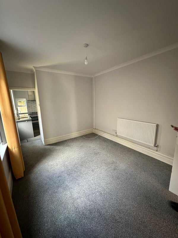 Room Balaclava Road in Cardiff