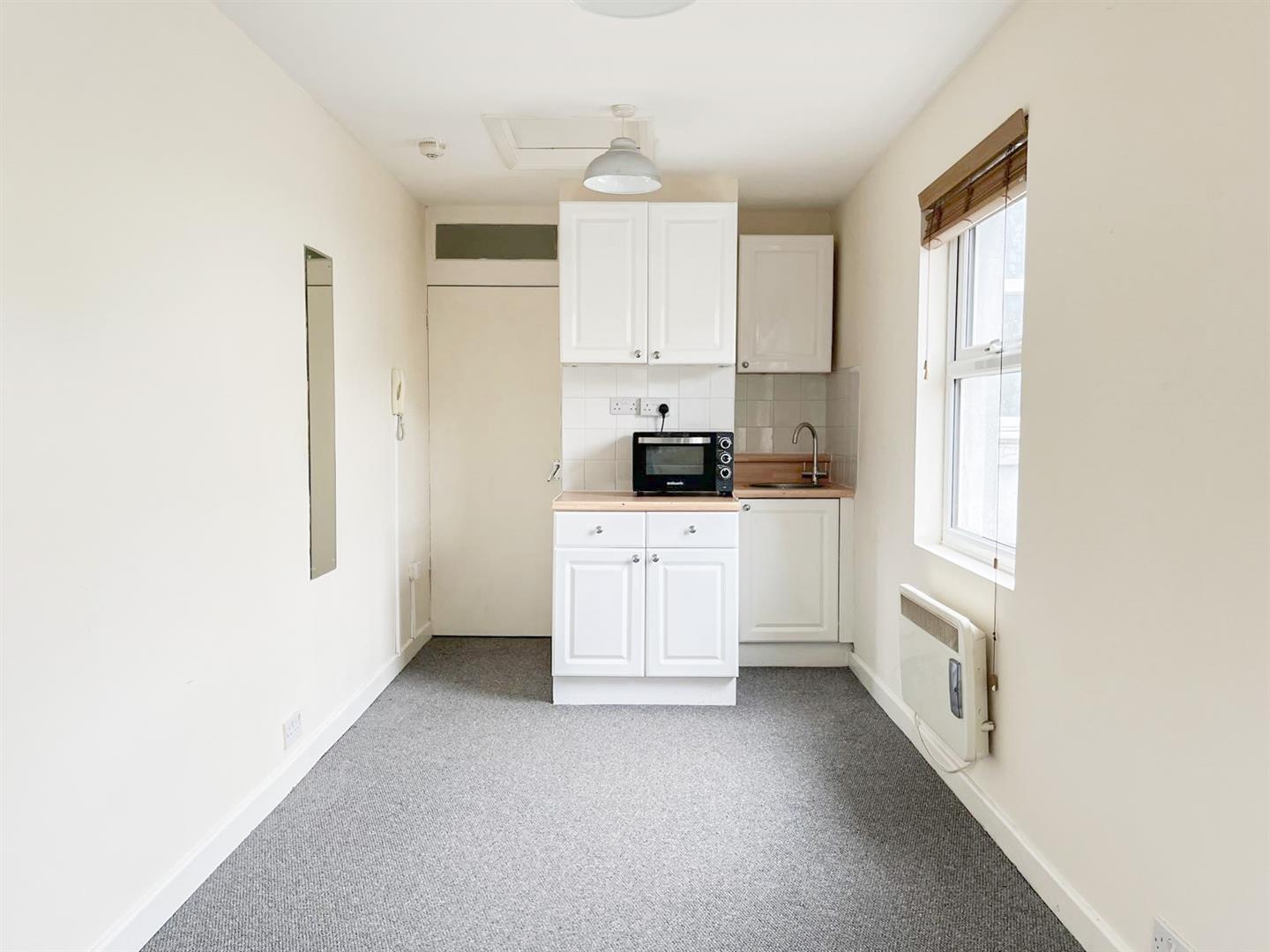 Flat Ashburnham Road in St Leonards
