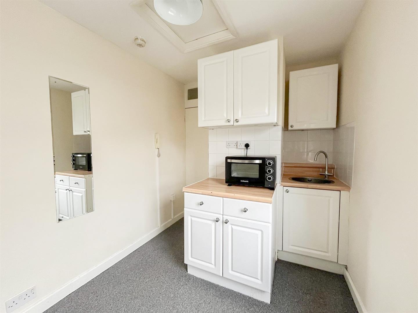 Flat Ashburnham Road in St Leonards