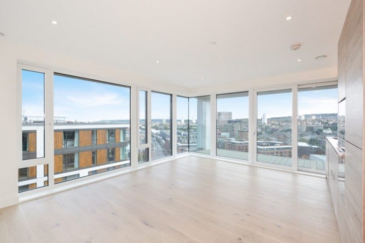 Flat Skeffington Street in Greater London
