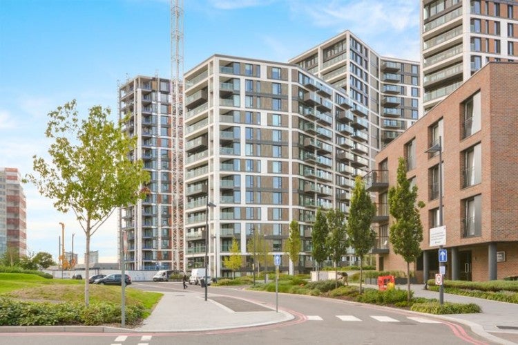 Flat Skeffington Street in Greater London