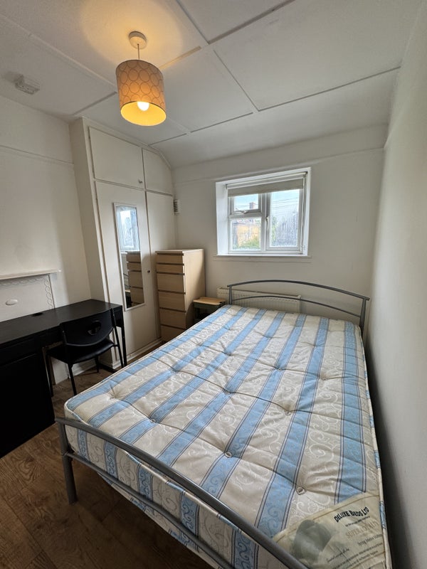 Room Orchid Street in Greater London