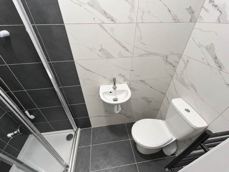 Flat Sellincourt Road in Greater London