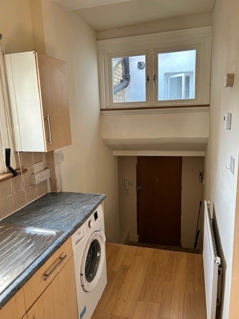 Flat Kingsland Road in Greater London
