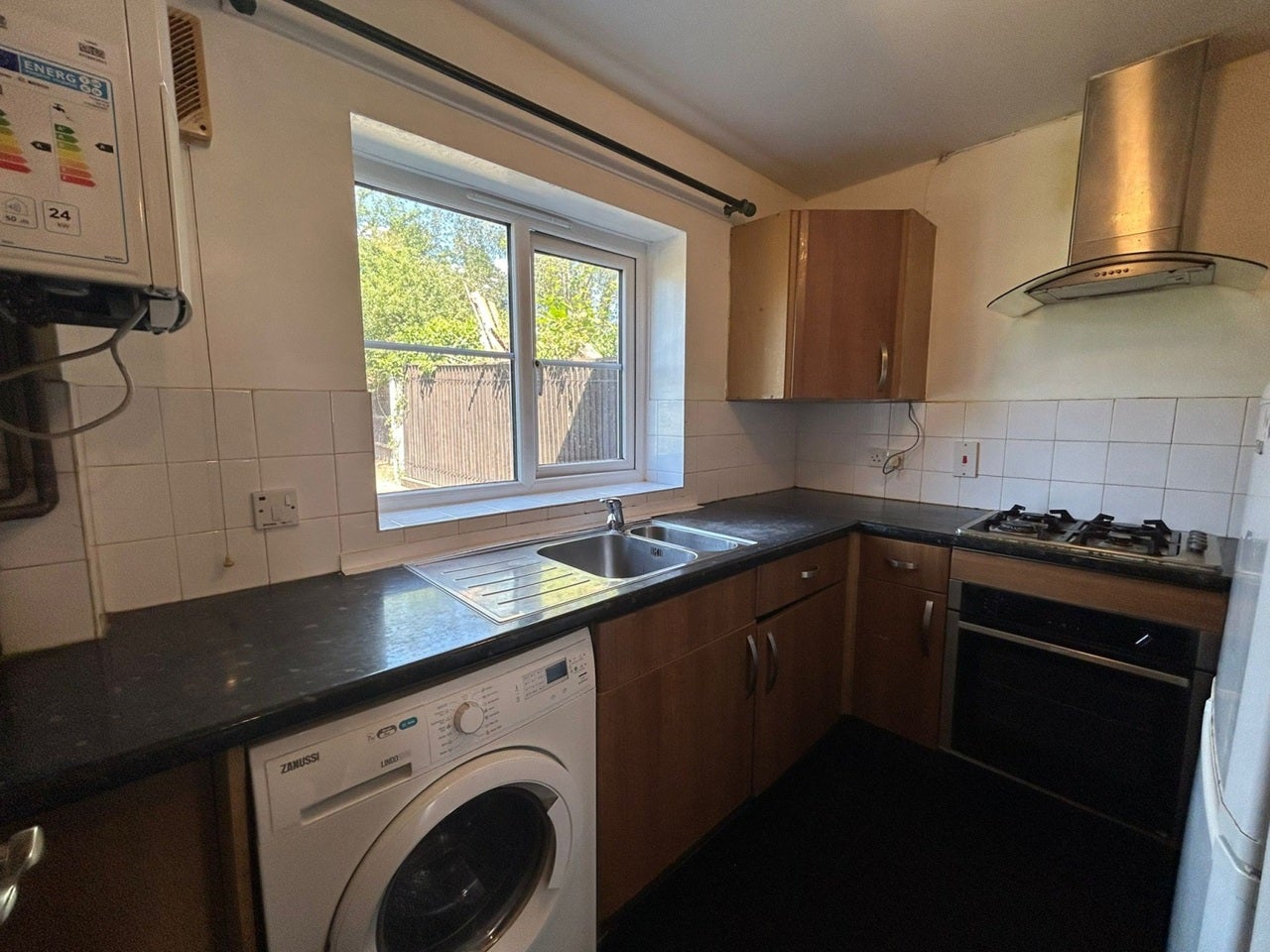 Flat Lowden Road in Greater London