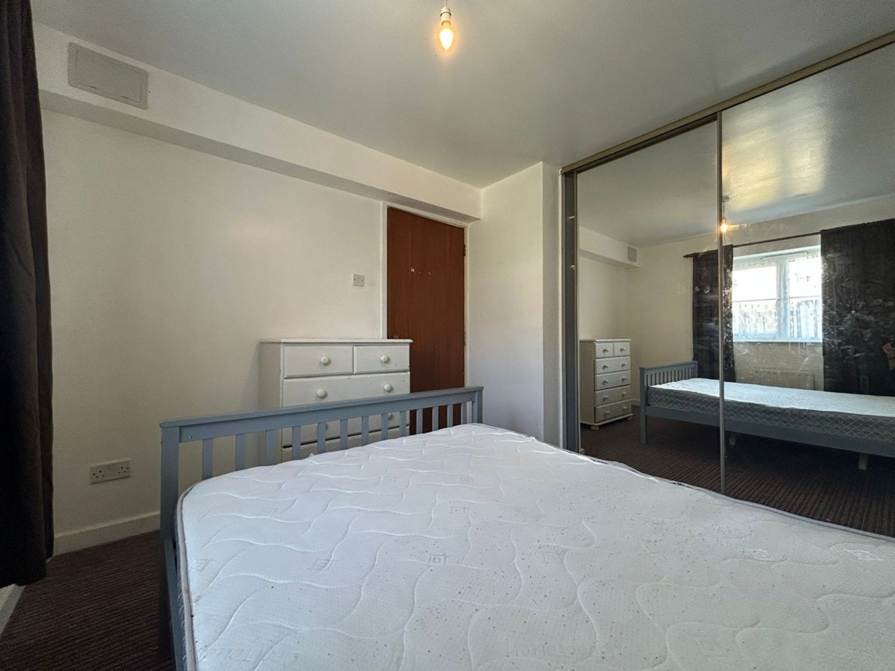 Flat Lowden Road in Greater London