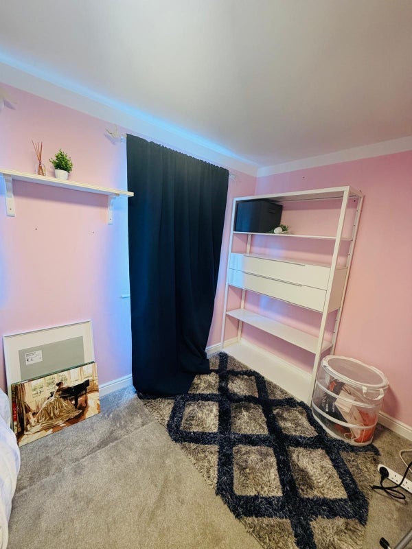 Room Oaklands Place in Leeds
