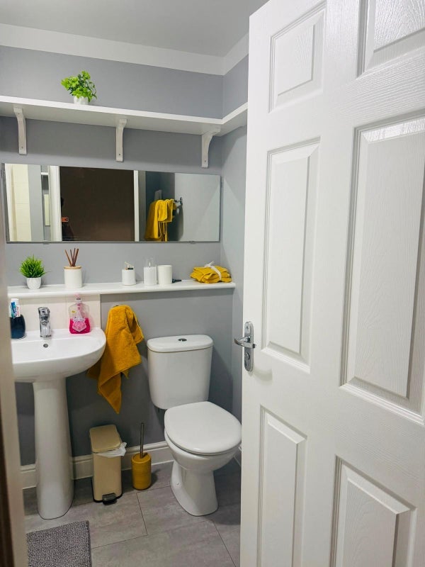 Room Oaklands Place in Leeds
