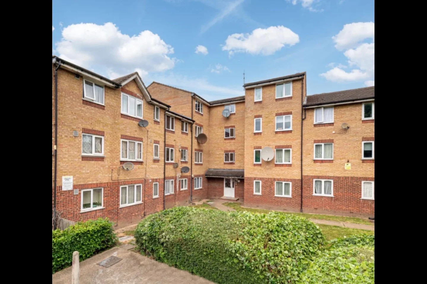 Flat Wigston Close in Greater London