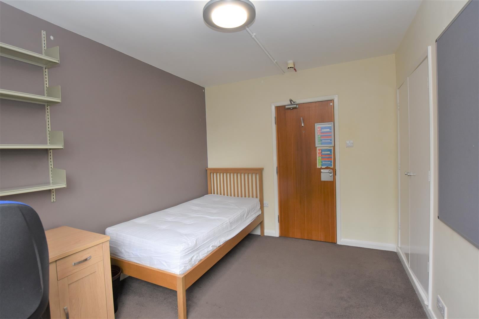 Room Redlands Road in Reading