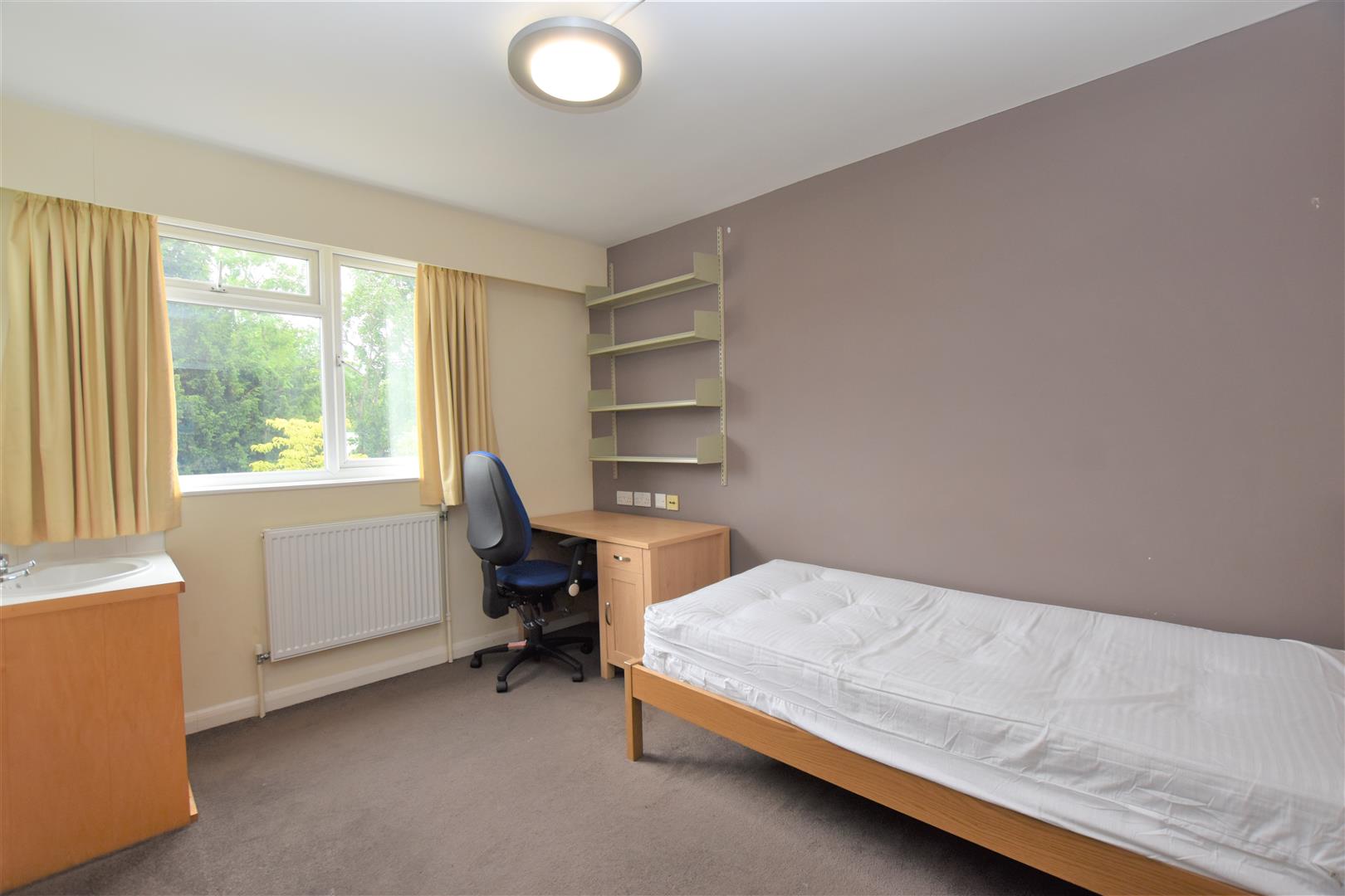 Room Redlands Road in Reading