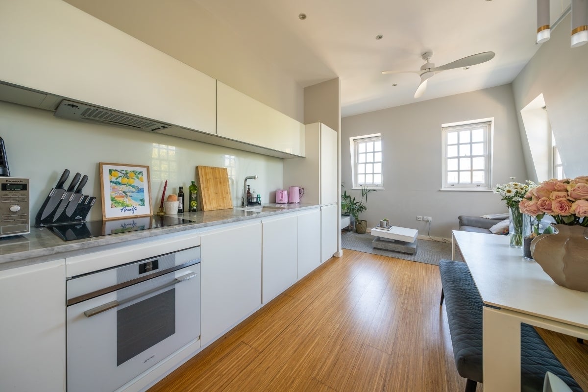 Flat Grafton Square in Greater London