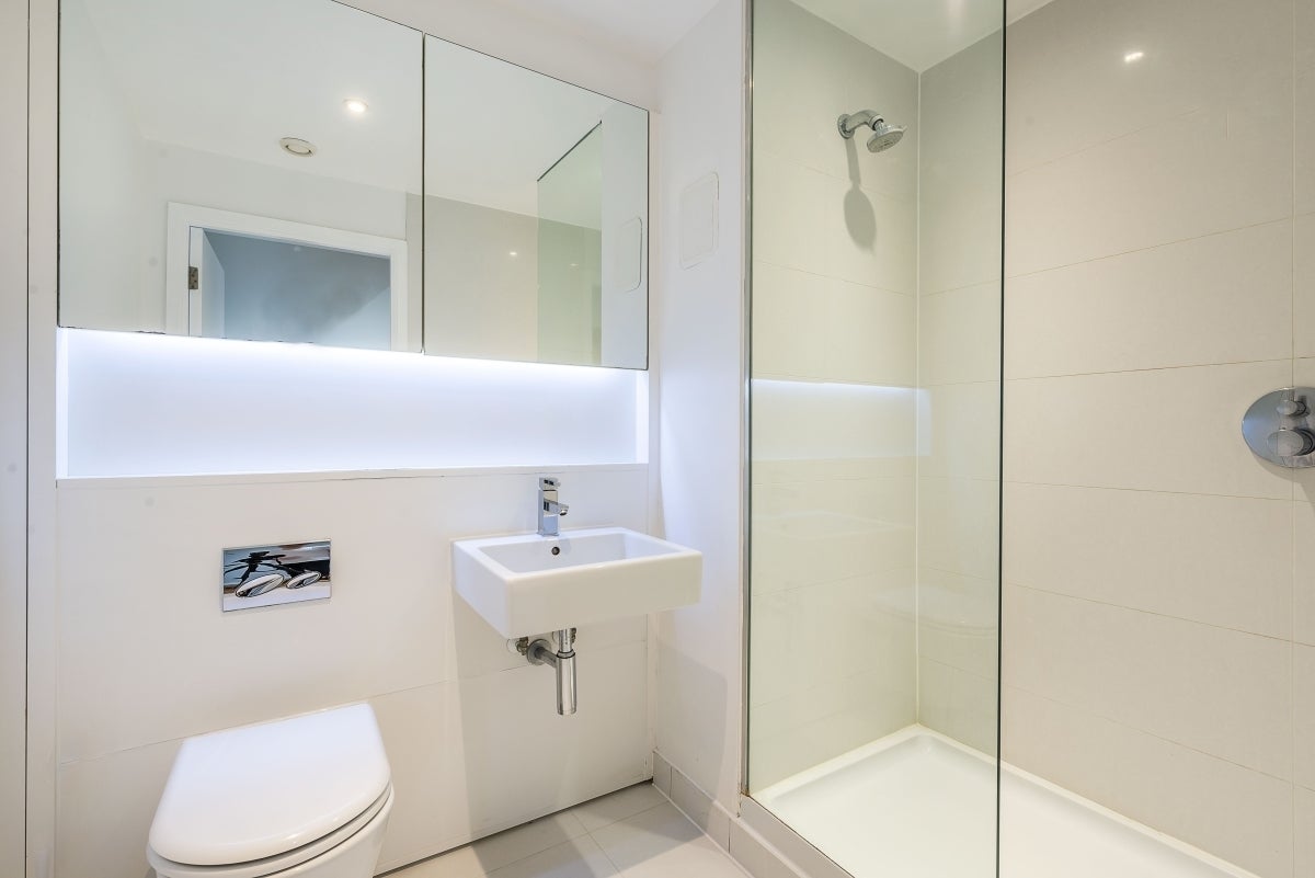Flat Grafton Square in Greater London