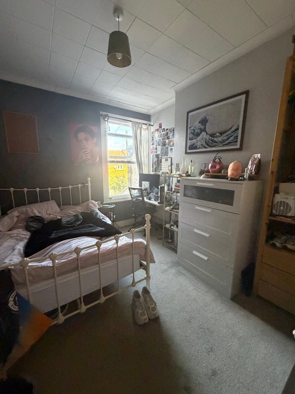 Room Boundary Road in Greater London