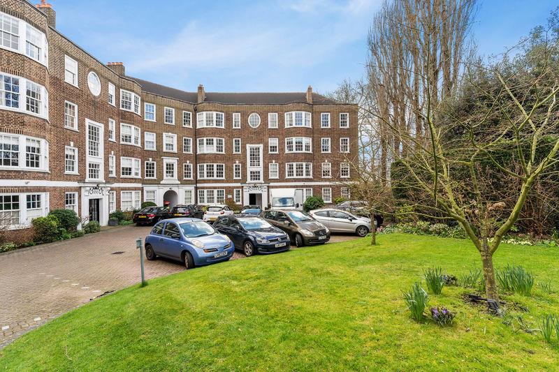 Flat South Grove in Greater London