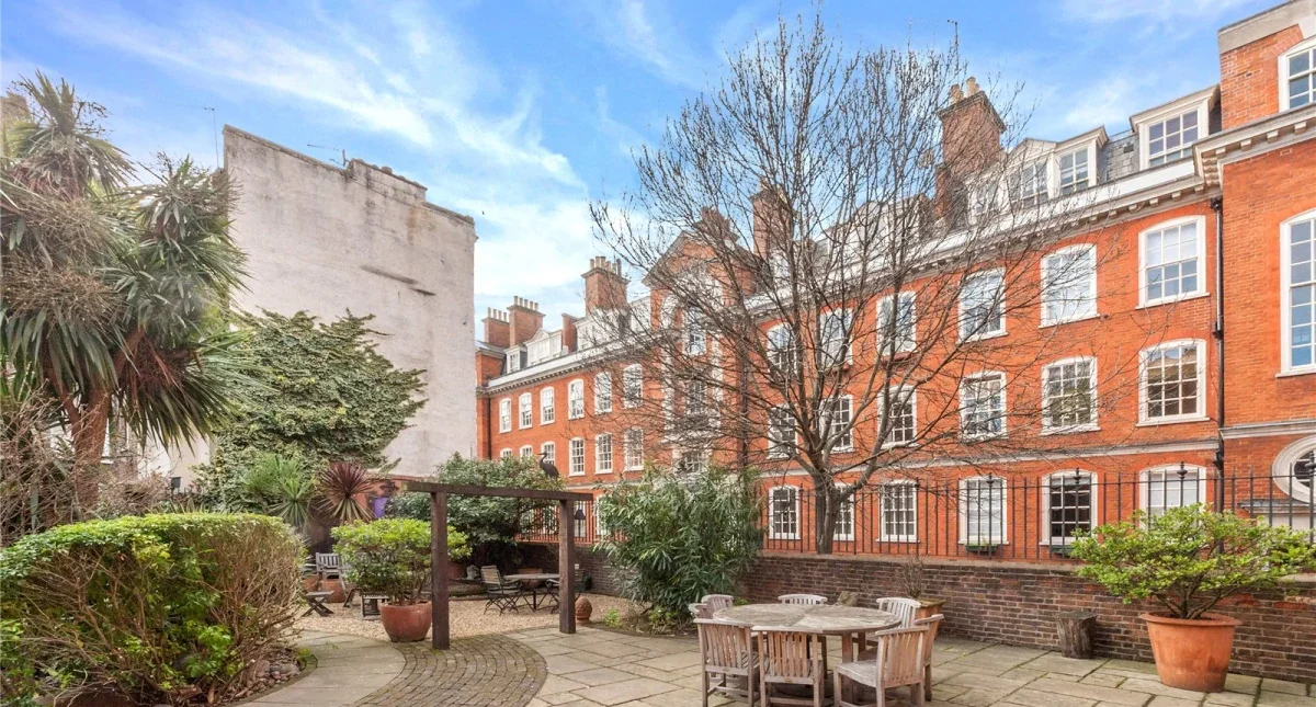 Flat Martlett Court in City of Westminster