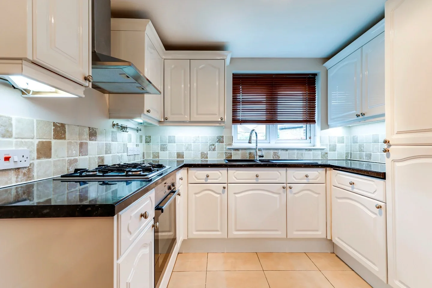 Flat Turners Hill in Cheshunt
