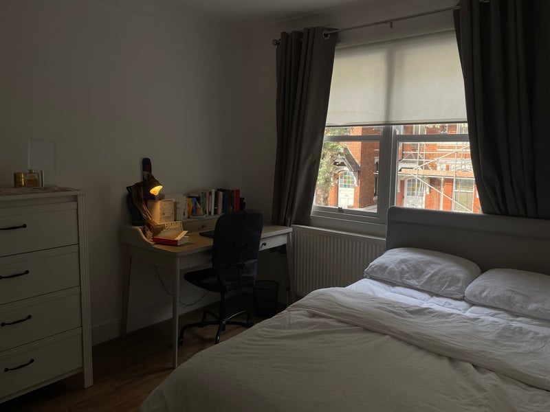 Room Claridge Court in Greater London