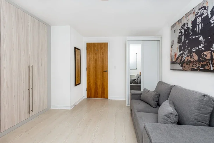 Flat Restell Close in Greater London