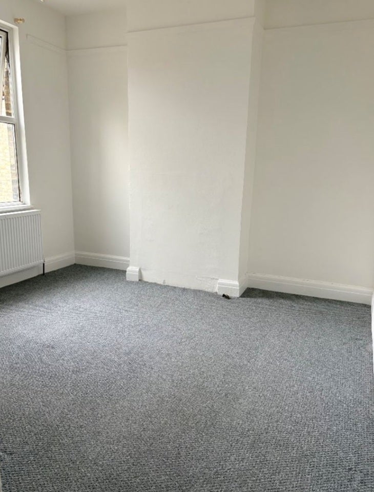 Flat Francis Road in Greater London