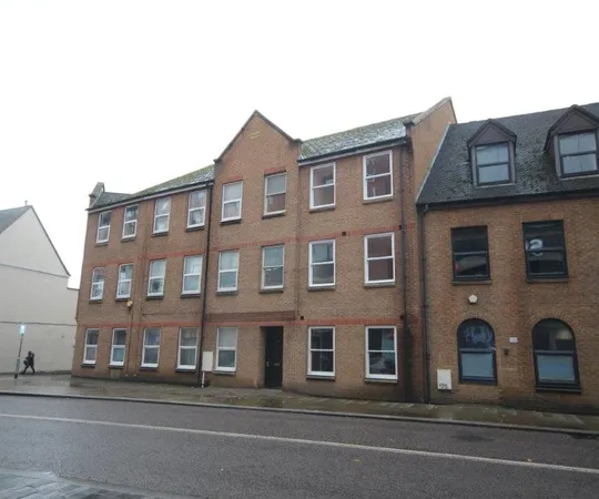 Flat Marefair in Northampton