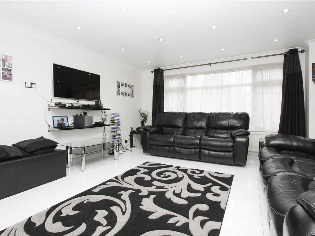 House Howletts Lane in Greater London