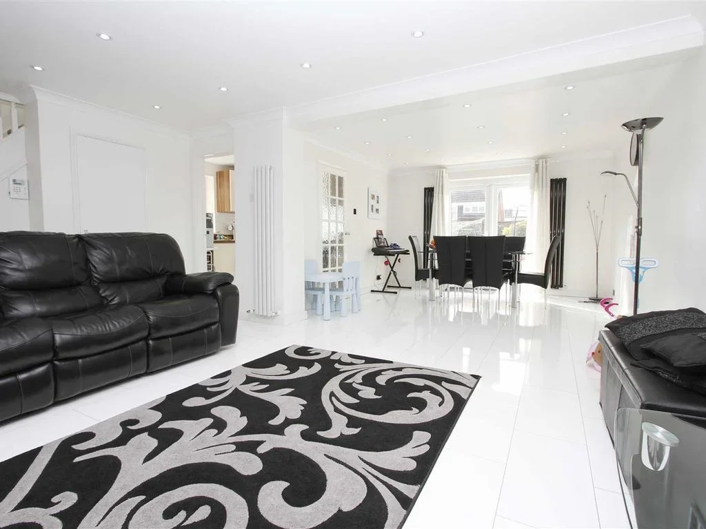 House Howletts Lane in Greater London