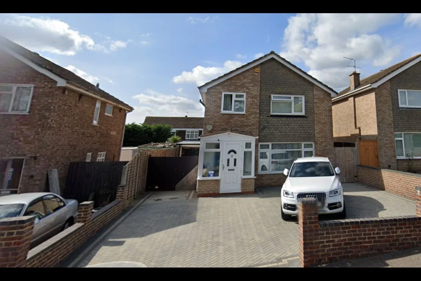 House Howletts Lane in Greater London