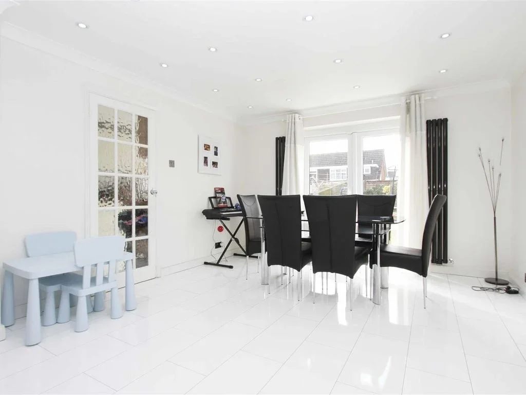 House Howletts Lane in Greater London