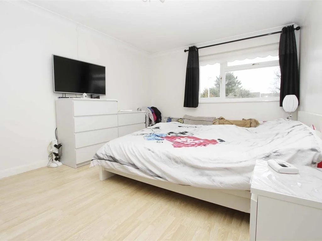 House Howletts Lane in Greater London