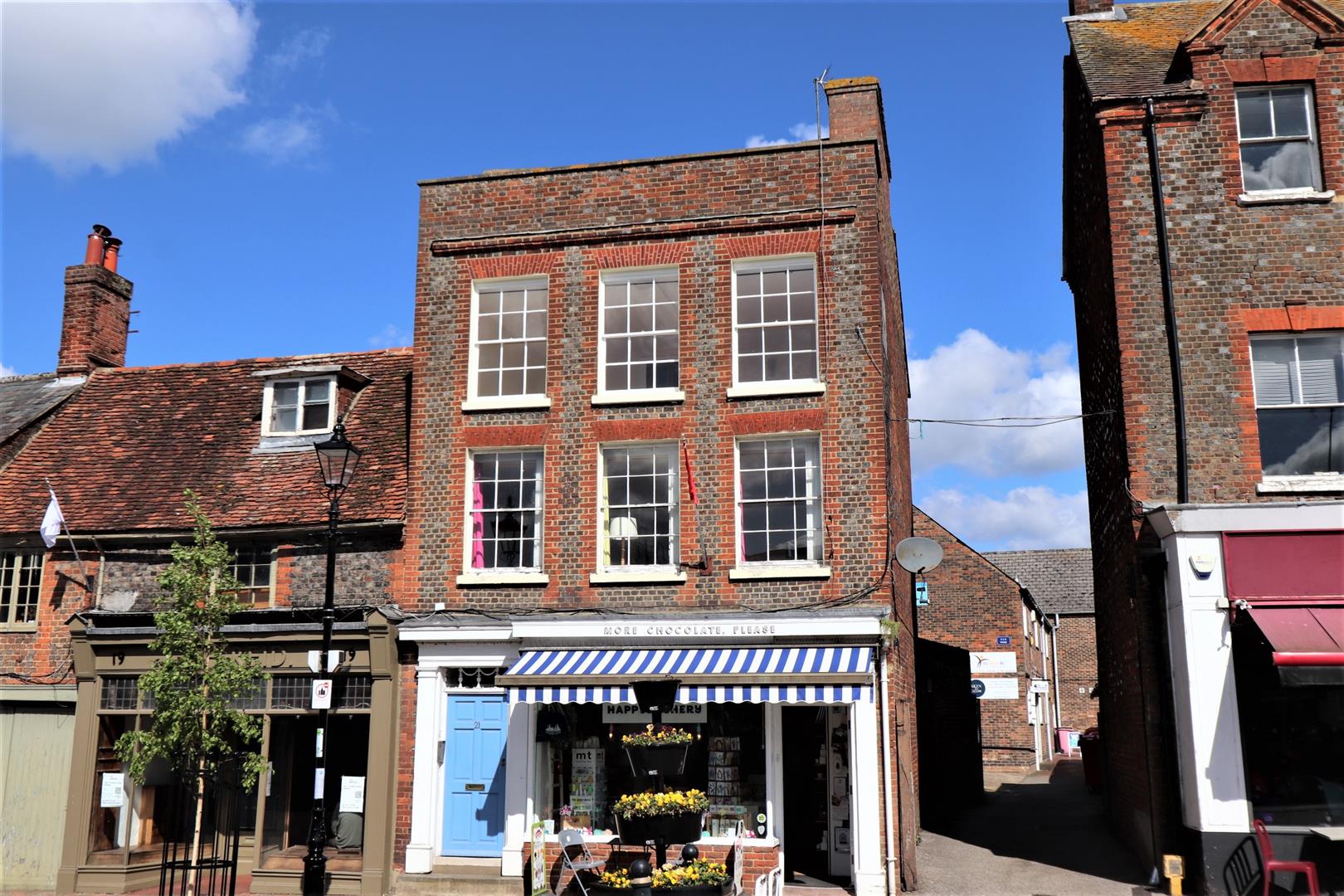 Flat High Street in Leighton Buzzard