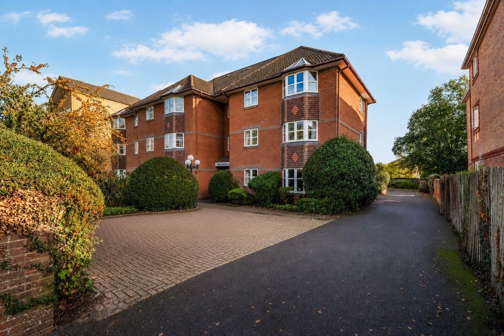 Flat Westwood Road in Southampton
